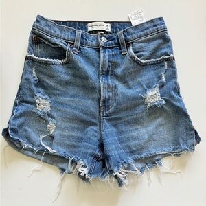 Abercrombie Curve Love High Rise 4” Short Size 2